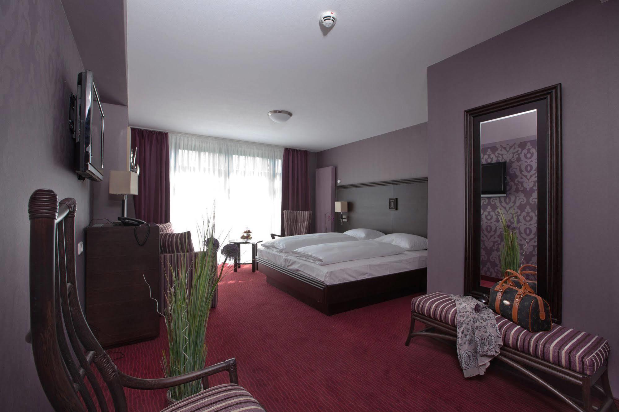Goebel'S Hotel Aquavita บัดวิลดุงเงน ภายนอก รูปภาพ